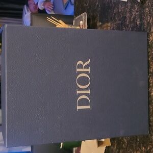 Dior box